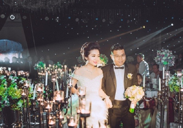 Đám cưới như cung điện, rước dâu bằng máy bay, không nhận tiền mừng ảnh 12