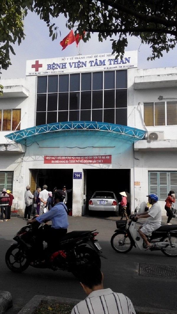 Bệnh nhân tâm thần chết tức tưởi vì tranh tô mì ảnh 1