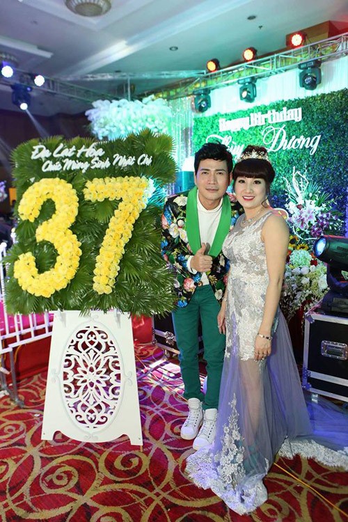 Đại gia Thái Bình chi tiền tỷ mời 50 ca sĩ trong tiệc sinh nhật vợ ảnh 5