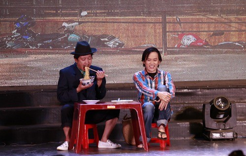 Khán giả cười, khóc vì Hoài Linh suốt 3 tiếng đồng hồ ảnh 5