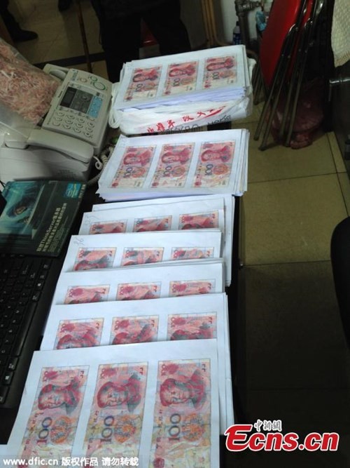 Cha cắt nát gần 500 triệu đồng, con tỉ mẩn dán lại trong 3 tháng ảnh 2