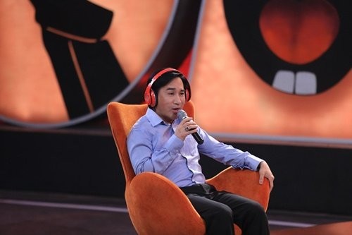 Hội ngộ danh hài: Kim Tử Long 'choáng' với hành động của Việt Hương ảnh 1