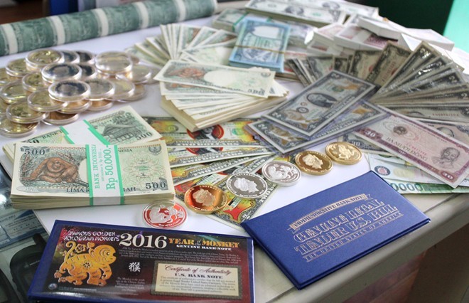 TP.HCM: Phát sốt loạt tiền hình khỉ mừng năm mới 2016 ảnh 1