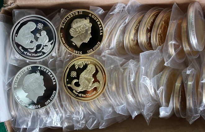 TP.HCM: Phát sốt loạt tiền hình khỉ mừng năm mới 2016 ảnh 2