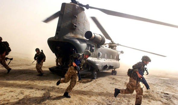 Đặc nhiệm Anh giả gái tấn công vào sào huyệt IS ảnh 2