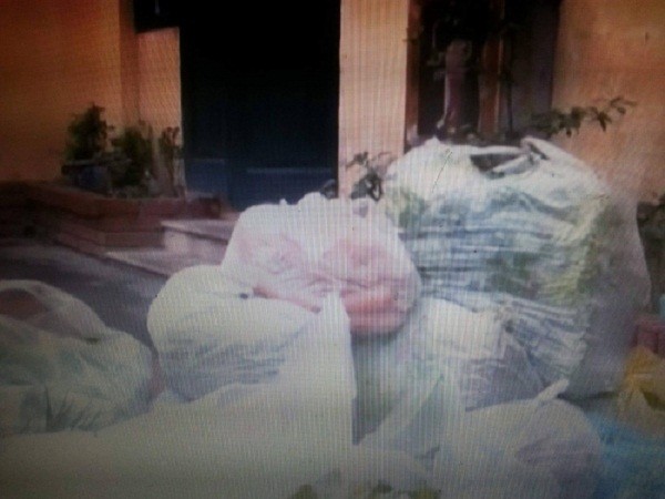 Vụ rau bẩn lên bàn ăn học sinh ở Hà Nội: 'Chúng cháu sợ lắm' ảnh 4