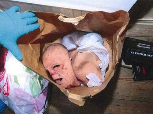 Bên trong căn hầm nhốt nô lệ tình dục của bác sĩ dâm đãng ảnh 3