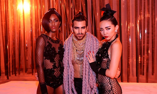 Ảnh 'nóng bỏng' của Tóc Tiên với Quán quân Next Top Model Mỹ ảnh 1