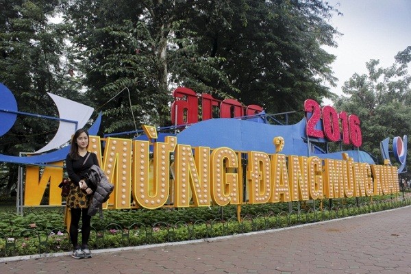 Ngắm Hà Nội rực rỡ cờ hoa dịp Đại hội Đảng 12 ảnh 1