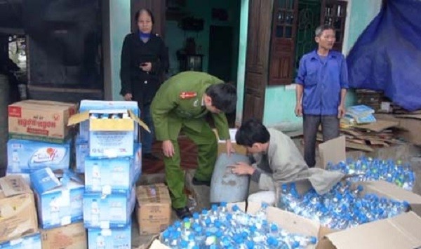 Giật mình với công thức pha chế dấm gạo từ axit + nước lã ảnh 1