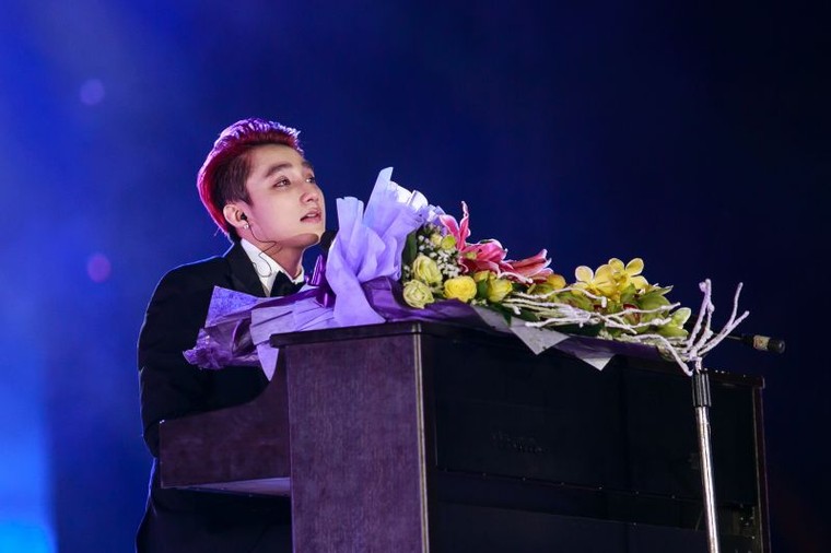 Trấn Thành, Hoài Linh động tí là rơi nước mắt ảnh 14