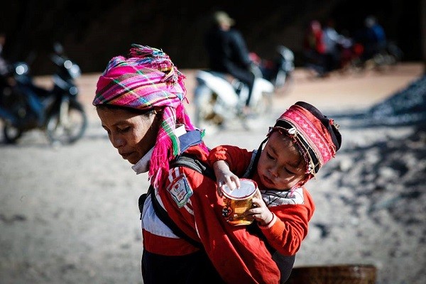 Rớt nước mắt những khoảnh khắc đời thực của trẻ em Mường Tè ảnh 2