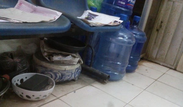 Hà Nội: Phản cảm hình ảnh bếp núc trong trụ sở UBND phường ảnh 5