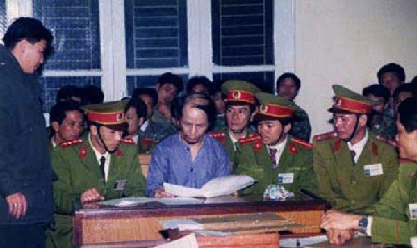 Nụ cười 'lạnh gáy' của hai tử tù trước giờ thi hành án ảnh 1