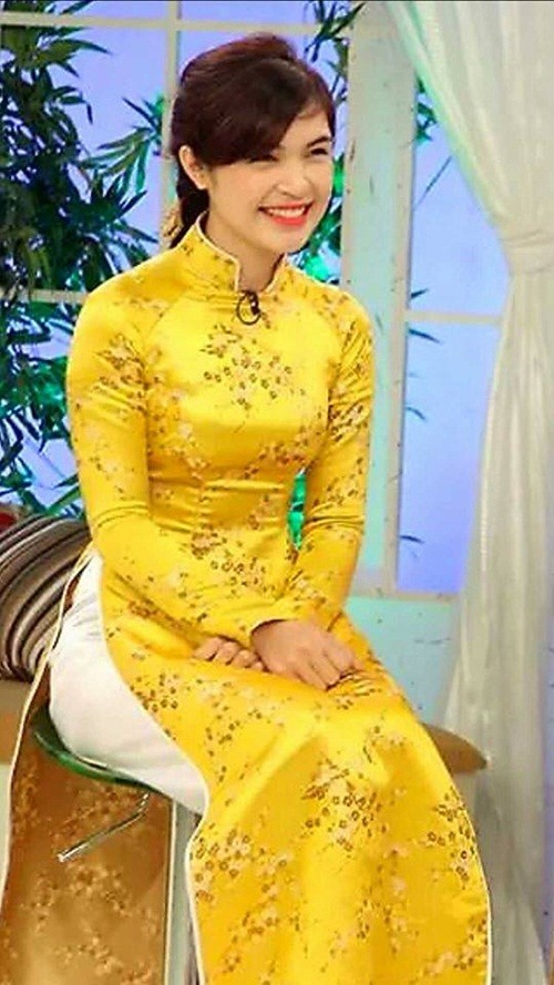 Tiết lộ người chị gái xinh đẹp của Hòa Minzy ảnh 4