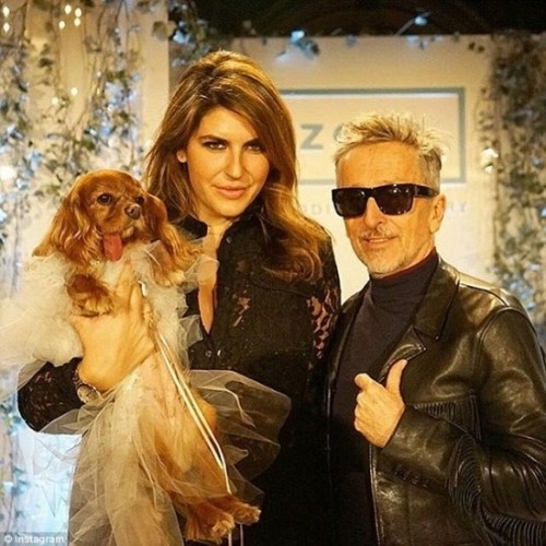 Váy cưới hơn 200 triệu, vòng cưới 2,9 tỷ của cặp chó nổi tiếng ảnh 6