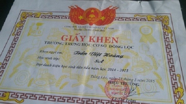 Khâm phục cậu học trò mù và nghị lực đến trường với chữ Braille ảnh 5