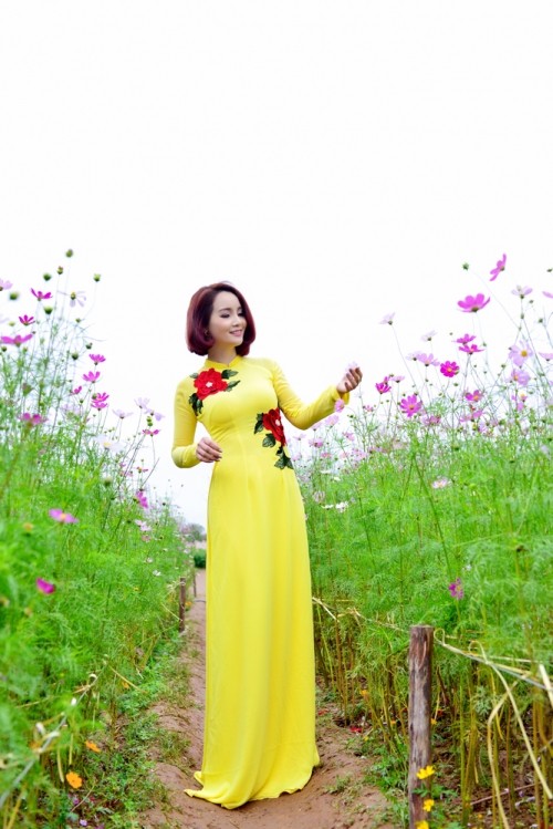 Ngỡ ngàng nhan sắc ở tuổi U40 của 'Trúc nghiện' một thời ảnh 2