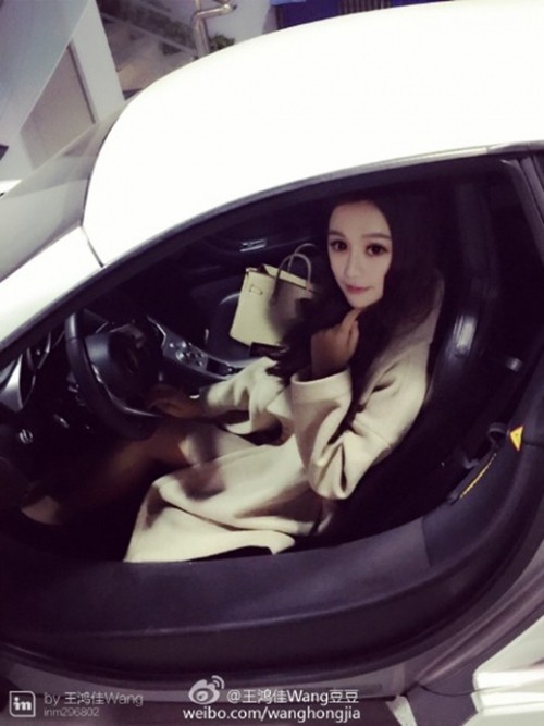 Hotgirl 9X và hành động trơ trẽn khiến nhiều người phải 'đỏ mặt' ảnh 5