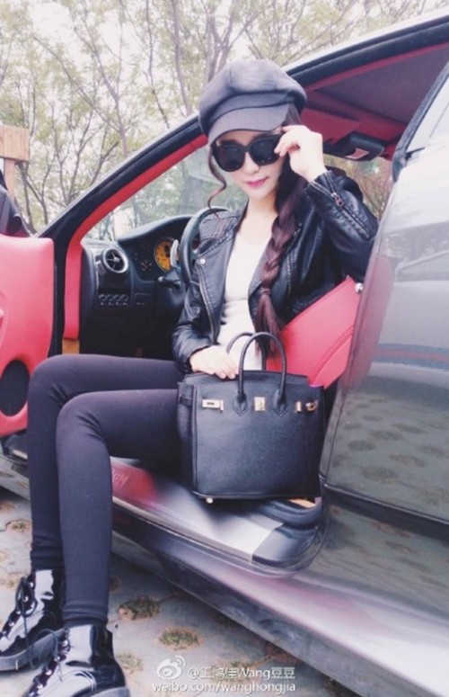 Hotgirl 9X và hành động trơ trẽn khiến nhiều người phải 'đỏ mặt' ảnh 6