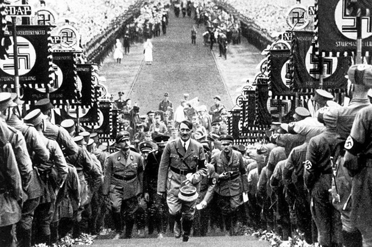 Biểu tượng chữ thập ngược đã bị Hitler 'bôi bẩn' như thế nào? ảnh 6