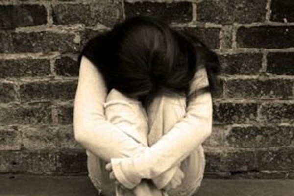 Rủ bé gái lớp 8 bỏ học đi chơi để 'quan hệ' ảnh 1