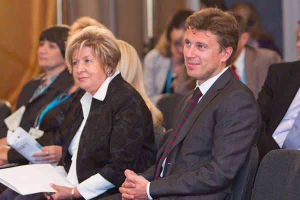 Vợ cũ của ông Putin tái hôn với người kém mình 21 tuổi? ảnh 2