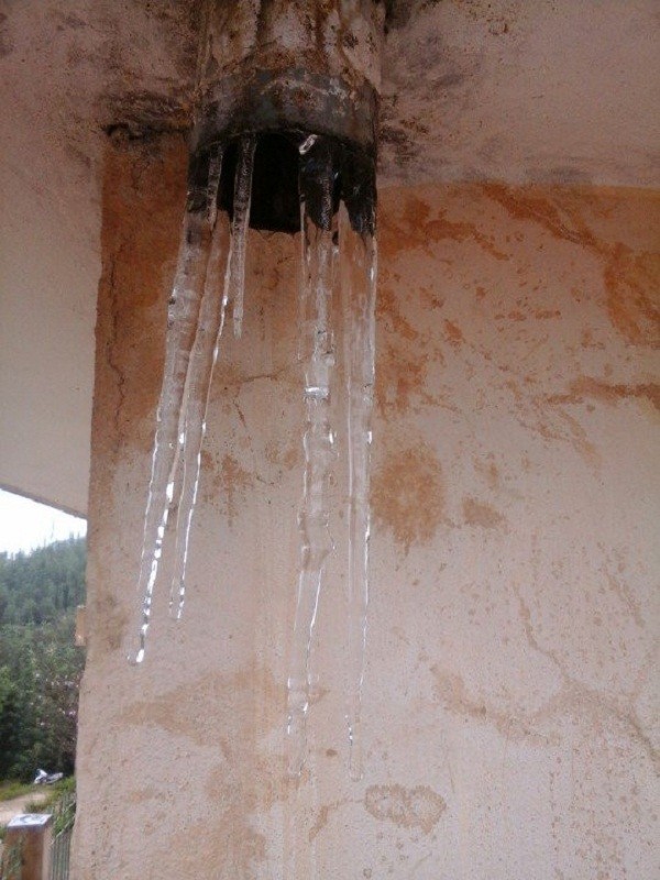 Thanh Hóa xuất hiện tuyết rơi, nước đóng băng ảnh 1