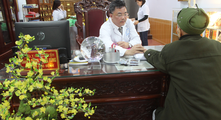 Lương y phố núi và loại trà giải độc gan từ thiên nhiên ảnh 1