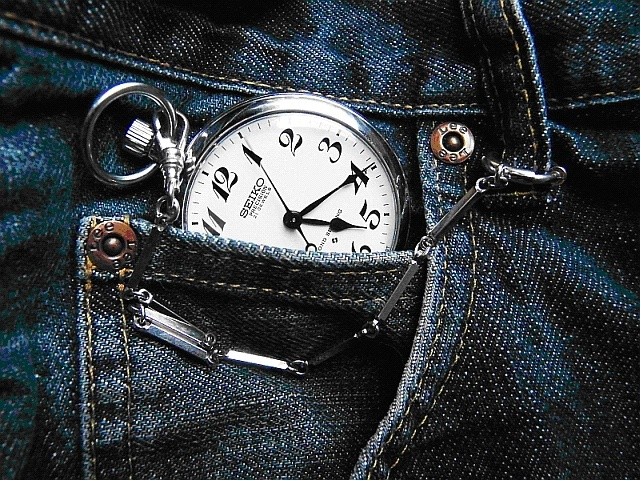 Chiếc túi nhỏ trên quần bò có phải để đựng bao cao su? ảnh 4