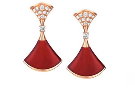 Tóc Tiên 'chơi trội' với bộ trang sức kim cương gần 2 tỷ đồng ảnh 3