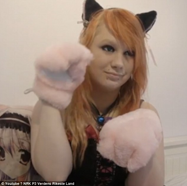 Bí ẩn cô gái bị ‘Thần Mèo’ chiếm giữ linh hồn ảnh 1