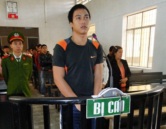 Yêu bạn gái 12 tuổi, bị tù 16 năm ảnh 1