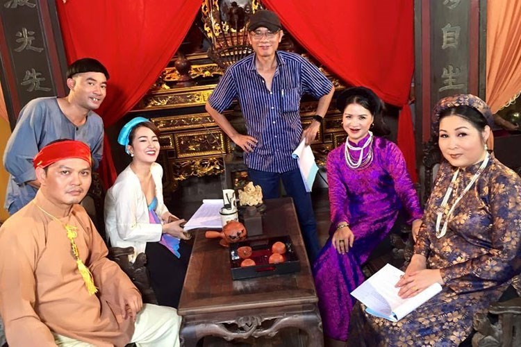 Cận cảnh hậu trường phim hài tết 2016 'Trở lại' ảnh 1