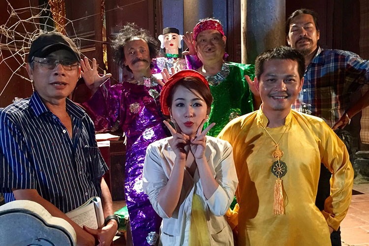 Cận cảnh hậu trường phim hài tết 2016 'Trở lại' ảnh 3