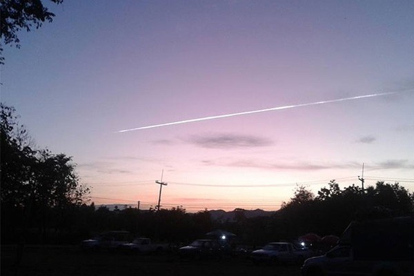 BÍ ẩn tia sáng từ vũ trụ xuất hiện trên bầu trời Thái Lan ảnh 1