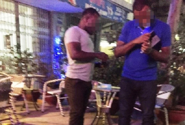 Quý bà sồn sồn ham 'của lạ' hám dục vọng 'nghiện' trai da đen ảnh 1