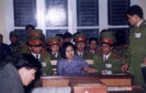 Bà trùm heroin Lại Thị Ngấn chết ngất ngày đền tội, nỗi đau mẹ già ảnh 2