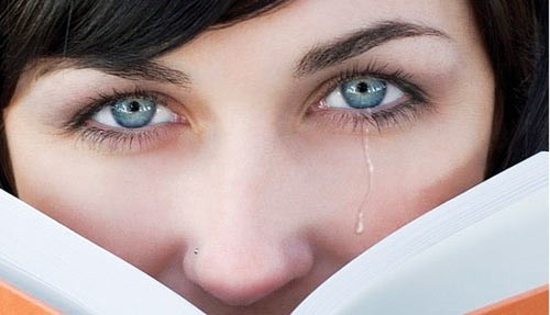 Bất ngờ với những lợi ích "vàng" của nước mắt với sức khỏe ảnh 1