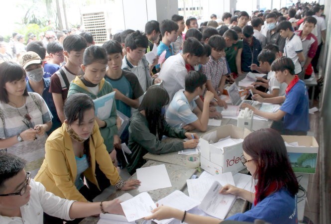 Tuyển sinh ĐH 2016: Bộ 'tuýt còi' các trường vượt 15000 sinh viên Tuyển sinh ĐH 2016: Bộ 'tuýt còi' các trường vượt 15000 sinh viên