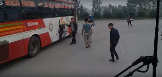 Nhà xe Hoàng Phương bị 'tố' hành xử côn đồ trên đường ảnh 2