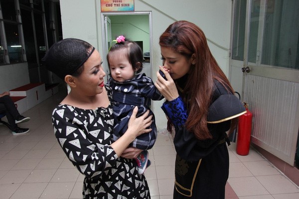 Hoài Linh phờ phạc cạo râu trong hậu trường "Ơn giời" ảnh 10