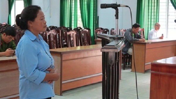 Ác phụ trốn truy nã vẫn chém người sa lưới ảnh 2