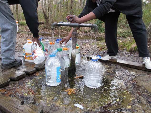 Bí ẩn những dòng “suối tiên” chữa bách bệnh ảnh 2