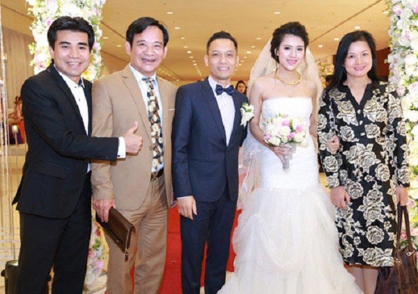 Tò mò đám cưới ở Hà Nội hội tụ toàn sao 'khủng' 2 miền Nam-Bắc ảnh 7