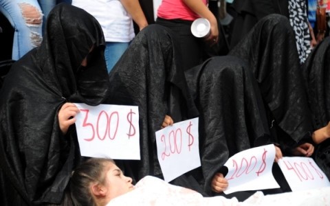 Nữ nô lệ tình dục Yazidi tố cáo hành động tội ác của IS ảnh 2