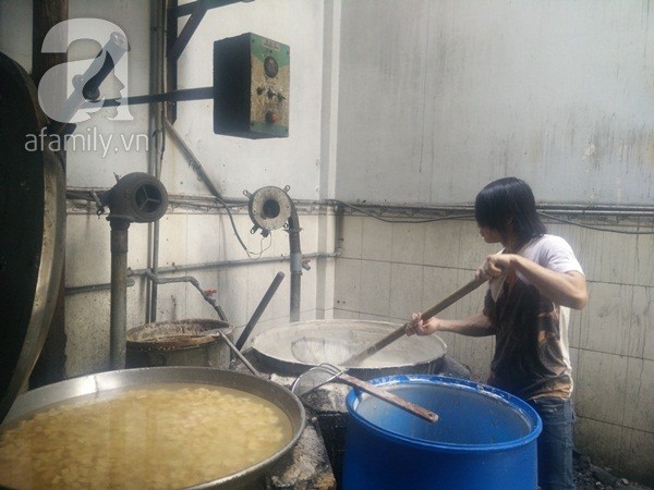 Bạn có dám ăn mứt tết khi xem những hình ảnh này? ảnh 2