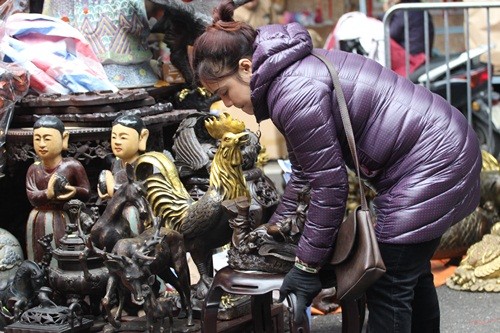 Săn 'hàng độc' trong phiên chợ đồ cổ duy nhất trong năm ảnh 5