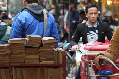 Săn 'hàng độc' trong phiên chợ đồ cổ duy nhất trong năm ảnh 15