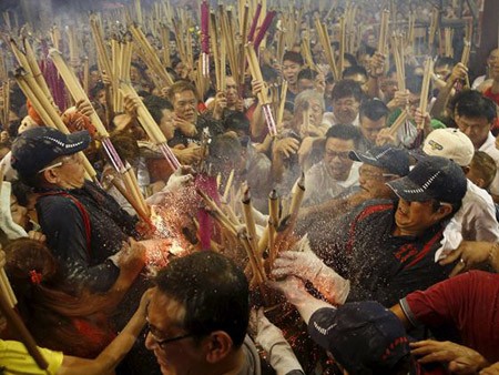 Dân Hong Kong nháo nhác vì thầy phong thủy phán năm Bính Thân ảnh 1